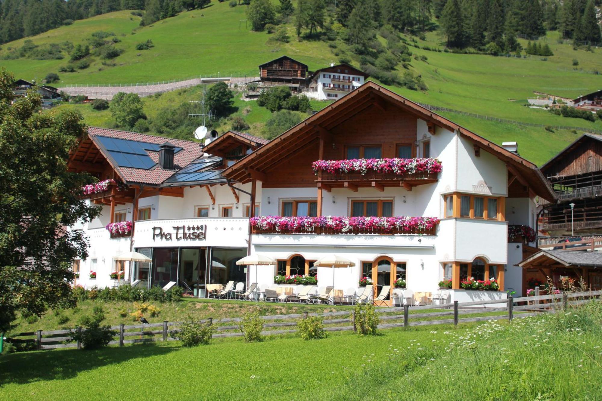 Hotel Pra Tlusel Selva di Val Gardena Extérieur photo